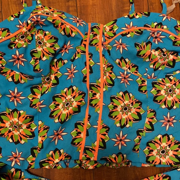 Flying Tomato Women’s Crop Top with Skirt Size L - Picture 5 of 8